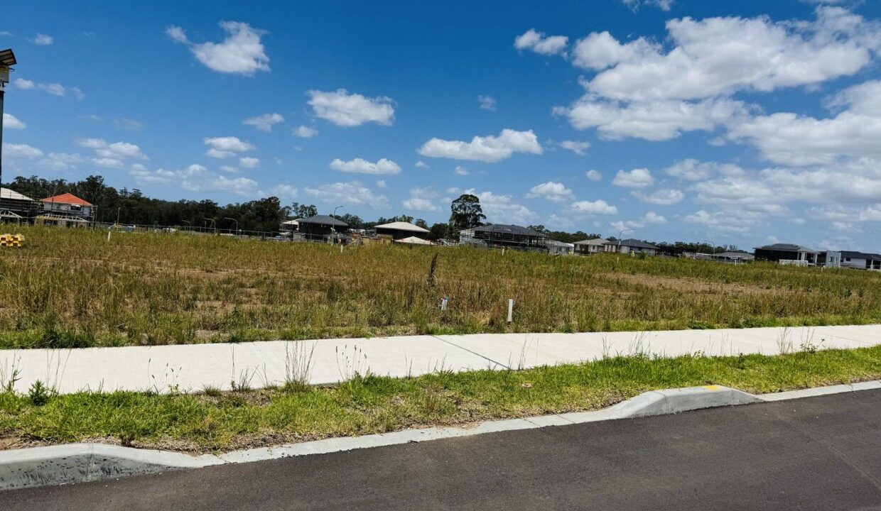 2019738901_1_1_250121_063825-w5712-h4284