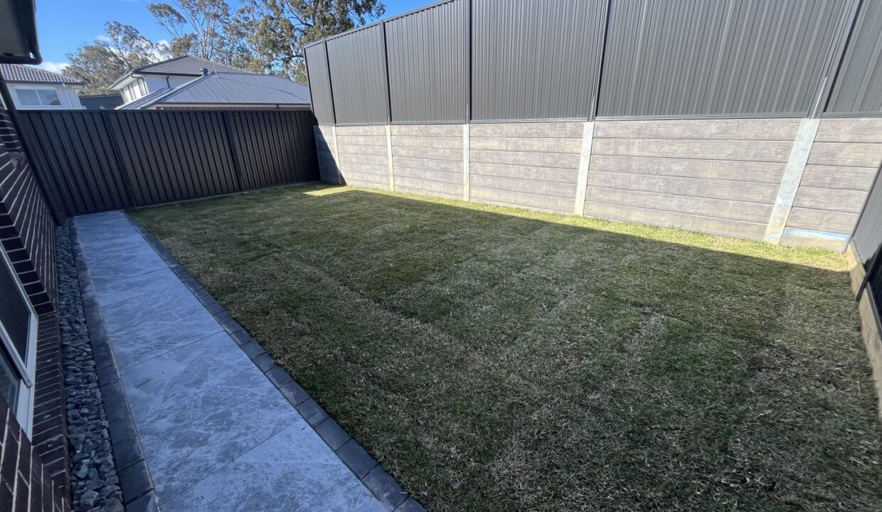 17741095_6_1_250901_040558-w4032-h3024