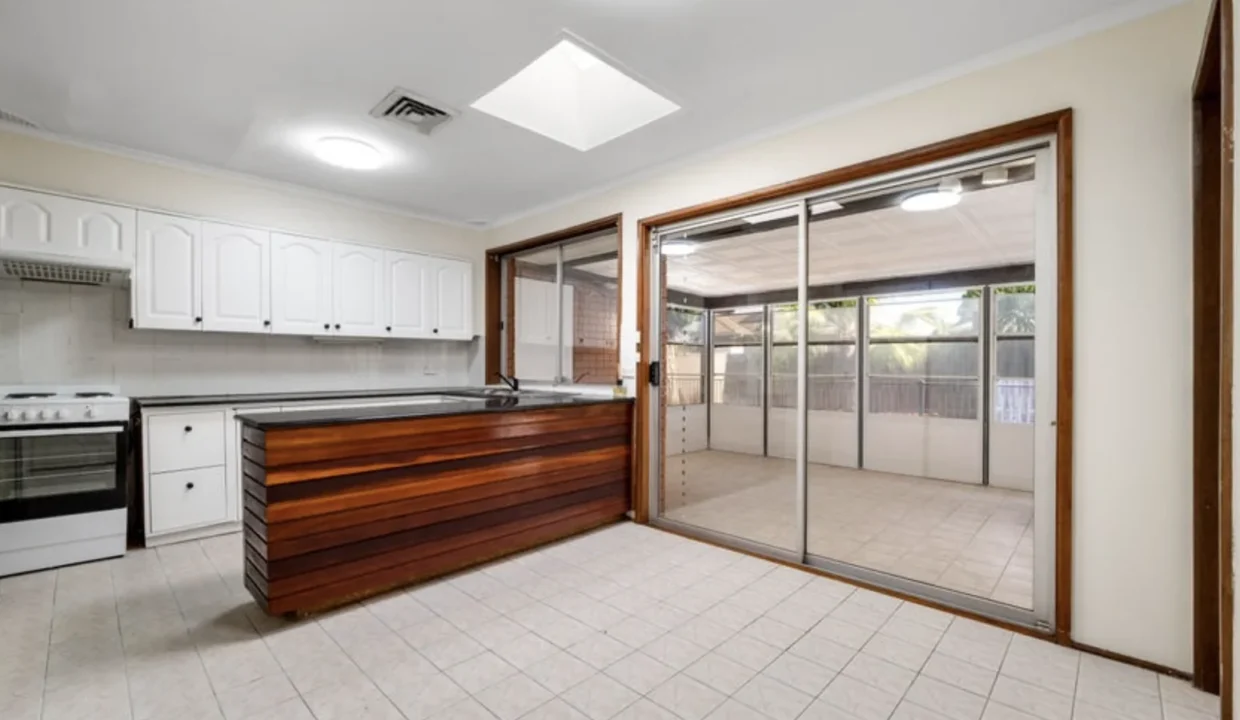 18054155_3_1_260331_041655-w1626-h1134